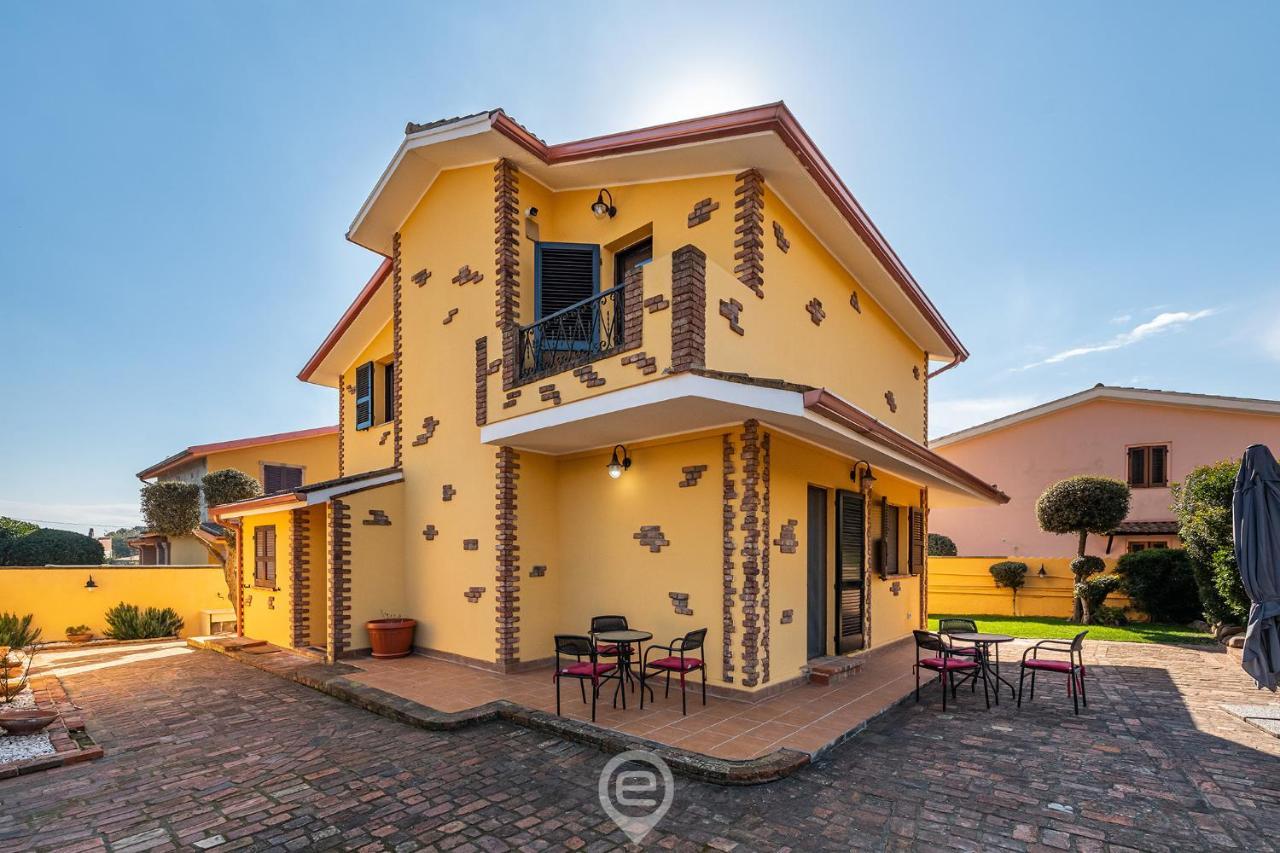 Villa Monica - Suites Iglesias Bagian luar foto