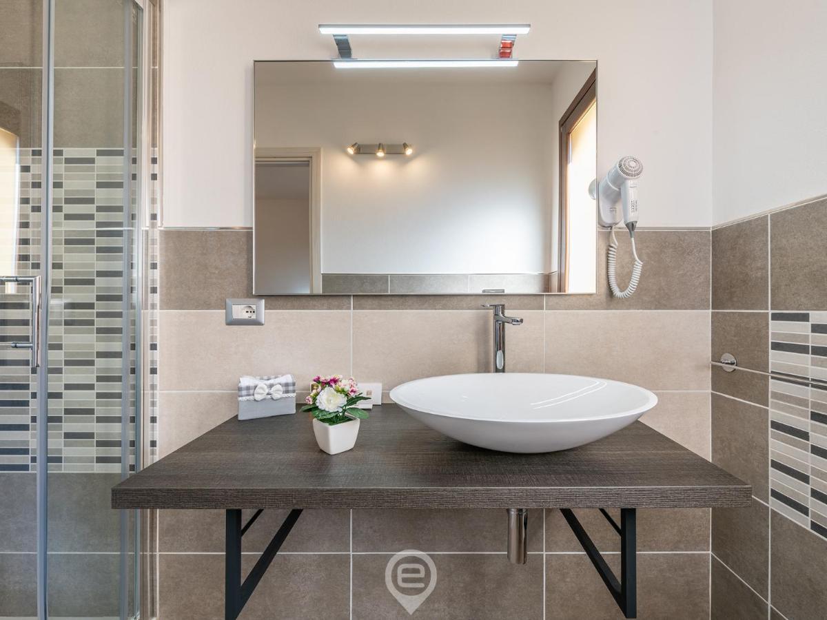 Villa Monica - Suites Iglesias Bagian luar foto