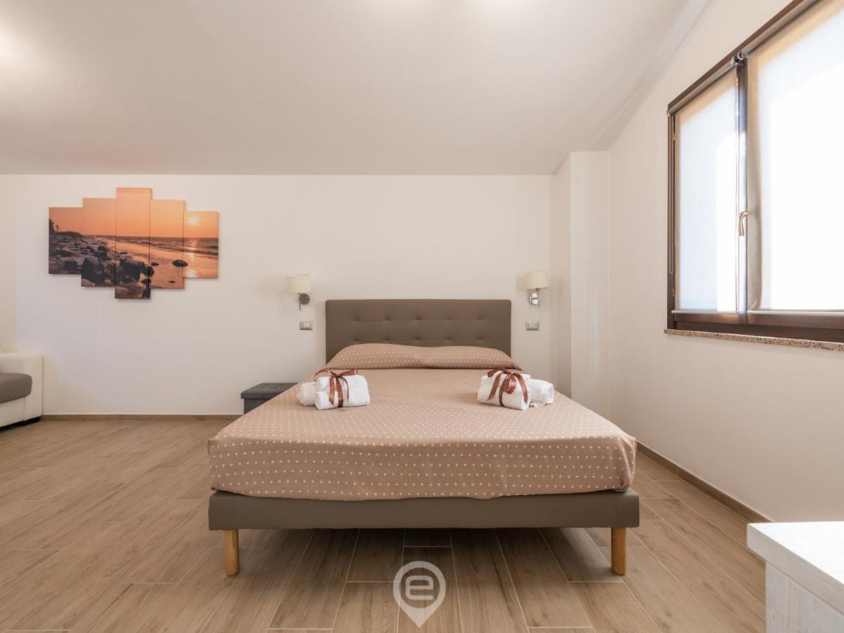 Villa Monica - Suites Iglesias Bagian luar foto