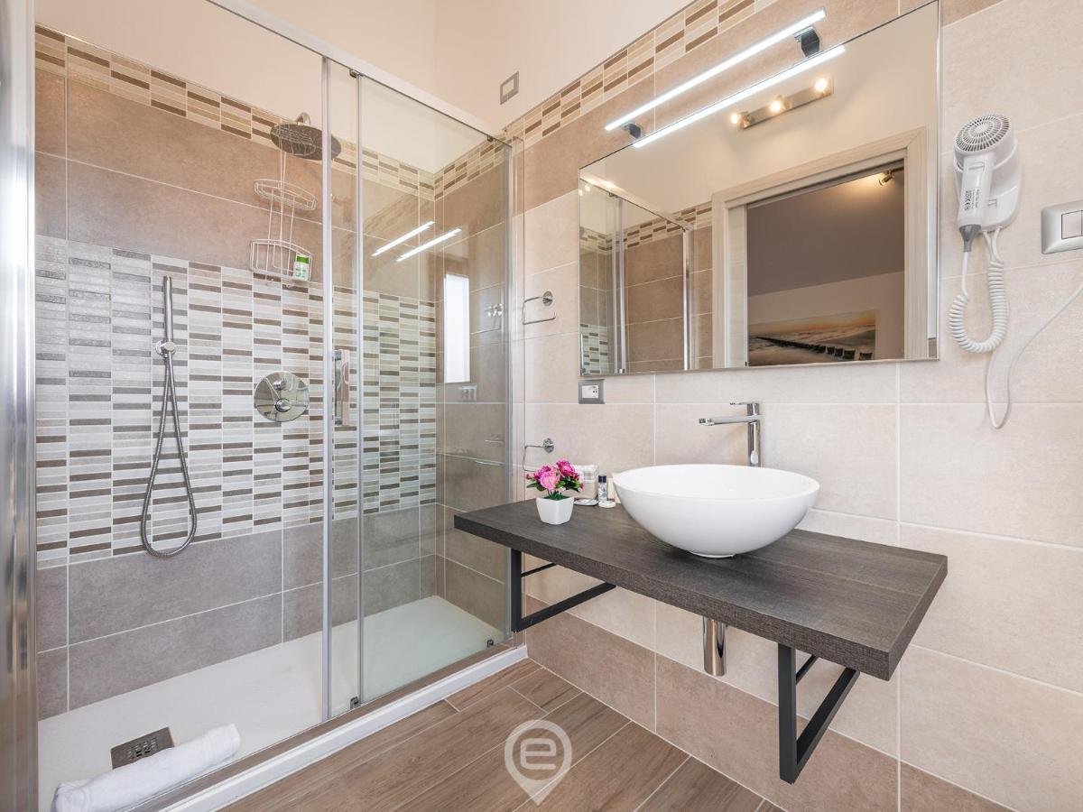 Villa Monica - Suites Iglesias Bagian luar foto