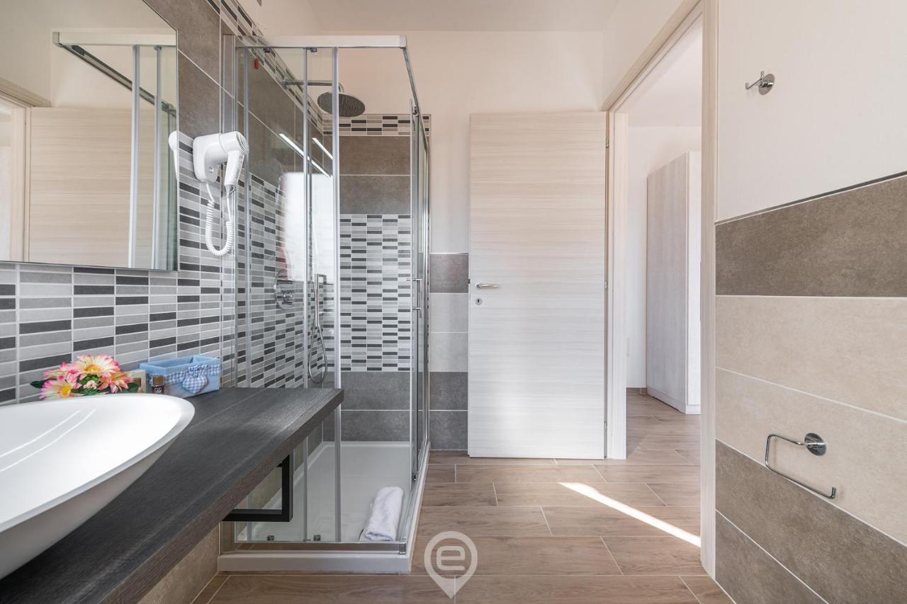 Villa Monica - Suites Iglesias Bagian luar foto