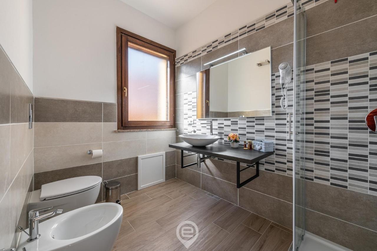 Villa Monica - Suites Iglesias Bagian luar foto