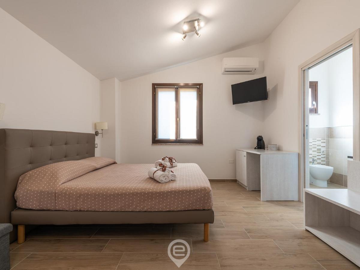 Villa Monica - Suites Iglesias Bagian luar foto