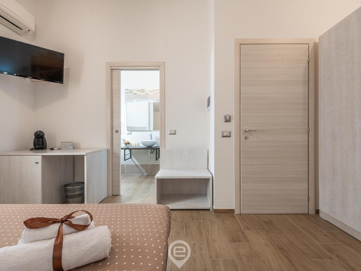Villa Monica - Suites Iglesias Bagian luar foto