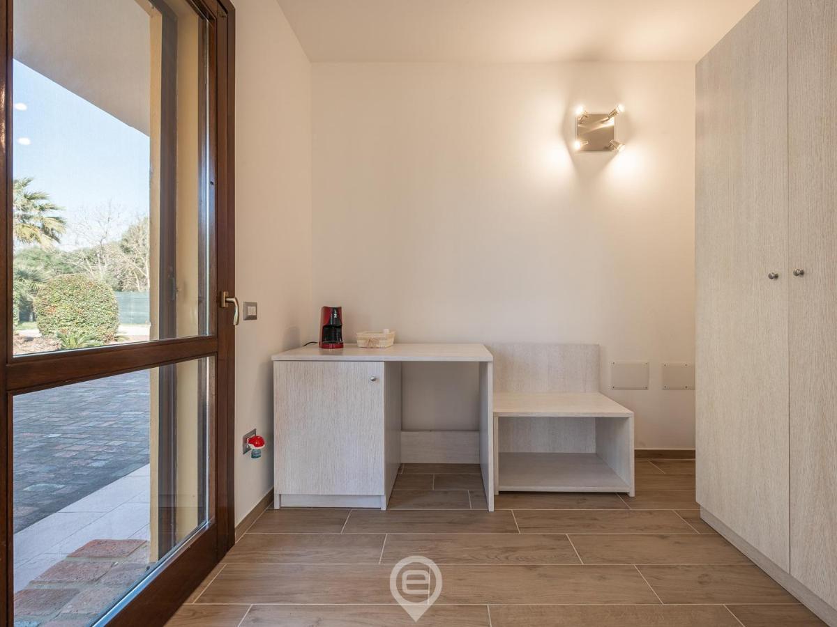 Villa Monica - Suites Iglesias Bagian luar foto