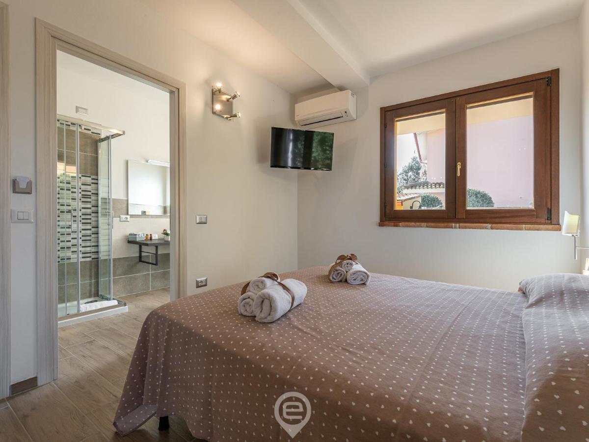 Villa Monica - Suites Iglesias Bagian luar foto