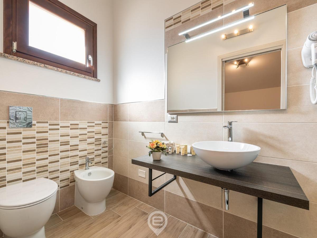 Villa Monica - Suites Iglesias Bagian luar foto
